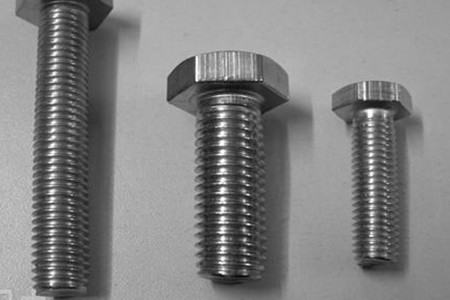 外六角螺栓表面缺陷的類型、表現(xiàn)、原因和解決方案